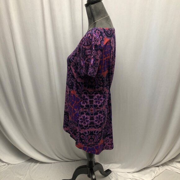 LuLaRoe Purple Pink Paisley Floral Top Womens Sz Medium Soft Short Sleeve Tunic - Picture 3 of 9